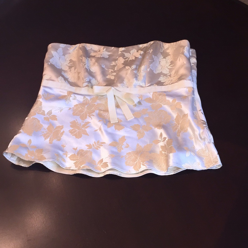 SALE ⭐️2 for $15⭐️Banana Republic Strapless top. - Picture 4 of 4